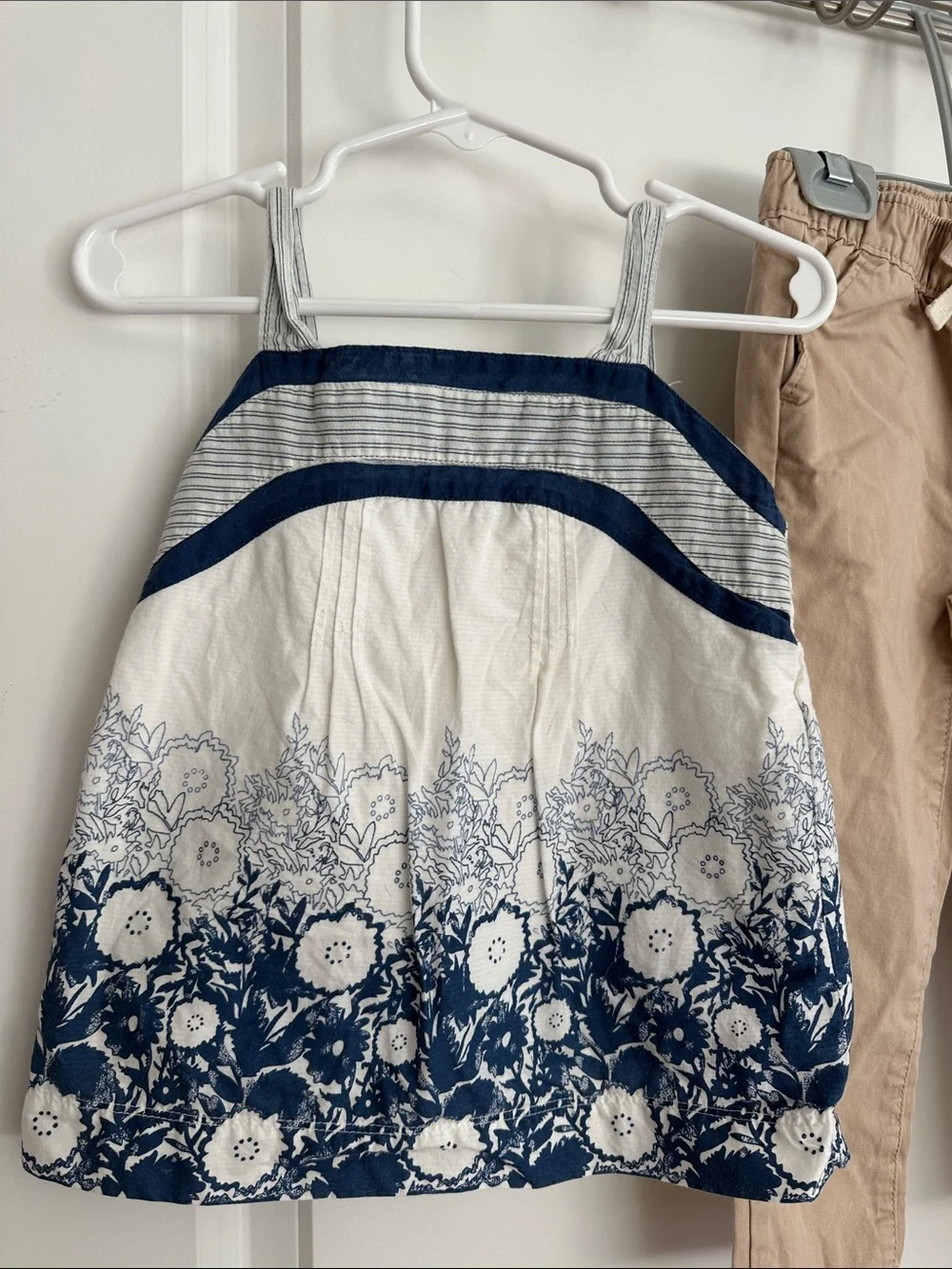 Old Navy Girls Toddler Tan Pull-On Pants and Two Tanks
